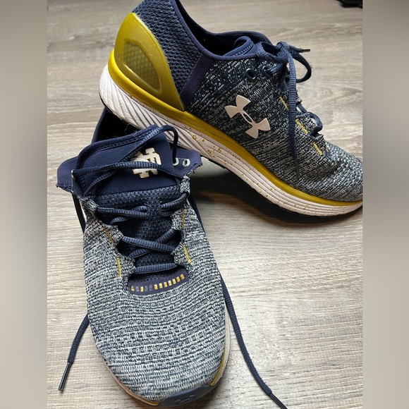 Under Armour Notre Dame Team Charged Bandit 3 Shoes - 9.5 - Picture 1 of 9